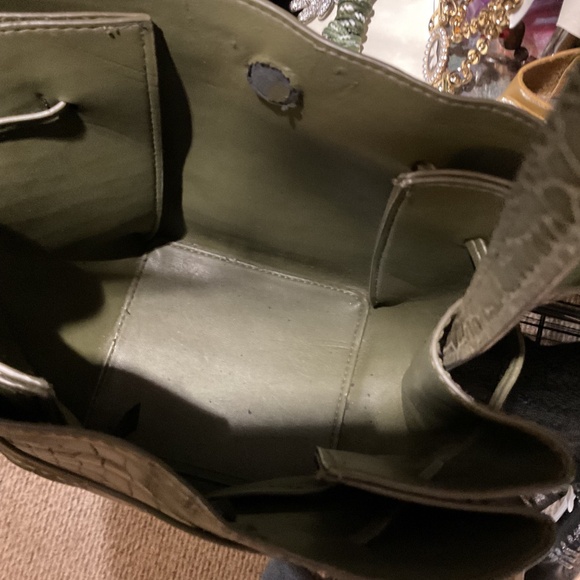 🐊Free People Aster Green Crocodile Crossbody Purse🐊 - Picture 8 of 8